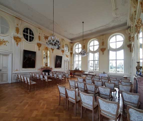 Oberlichtenau Palace