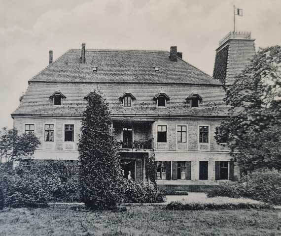 Dwór Bollensdorf, ok. 1920 (fot.: Henning baron von Bischoffshausen)