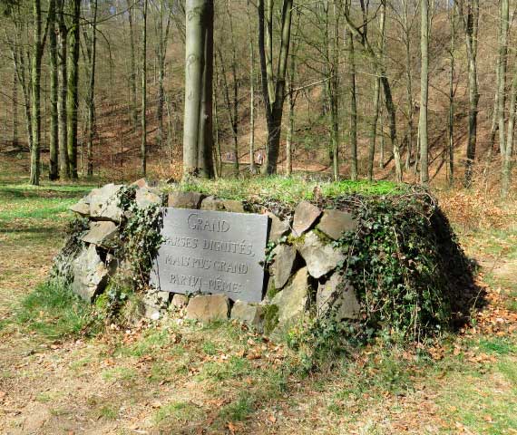 Brühl-Denkmal im Tal
